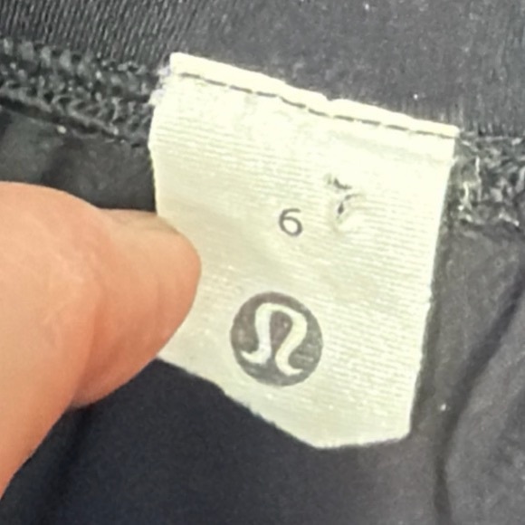 Lululemon Women's BLACK Joggers PANTS size 6 zippered Pockets Tie Stretch Waist - Picture 2 of 16